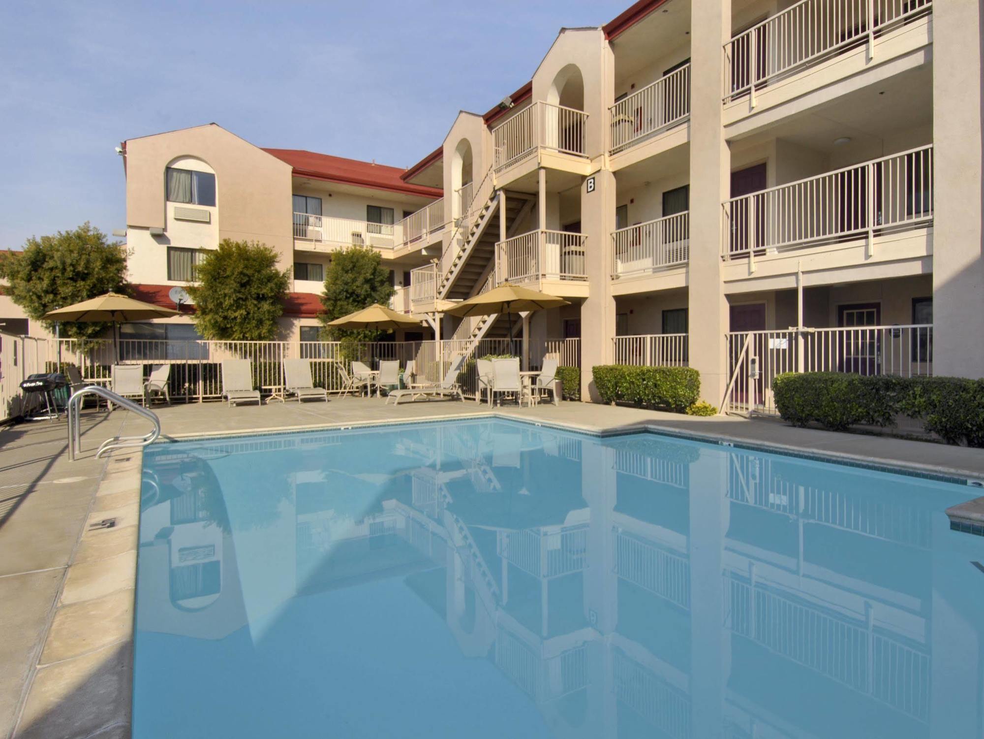 California Inn And Suites, Rancho Cordova Exterior foto